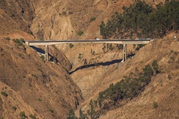 A paisagem começa a trocar o verde pelo ocre